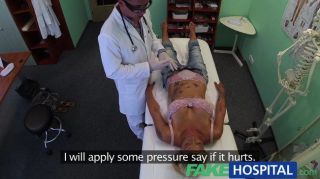 Fakehospital doctor sonda a los pacientes coño