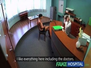 Fakehospital busty ex estrella porno utiliza sus increíbles habilidades sexuales