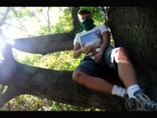 Chico adolescente gay wanked en los bosques