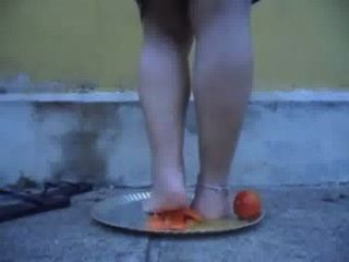 Fernanda amarante aplastar tomate