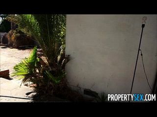 sexo de la propiedad desesperada agentes de bienes raíces folla en cámara para vender casa