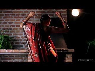 bella danza erótica india adolescente hermosa y dedo follando