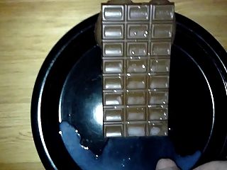 gran eyaculación (16 chorros) en una barra de chocolate