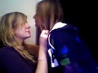 2 chicas beso apasionado en la webcam