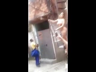 tranny desnuda en la favela