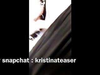 Snapchat tetona nena masturbándose en público