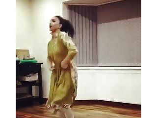 Reino Unido paquistaní uni chica danza no desnuda tradicional no desnuda