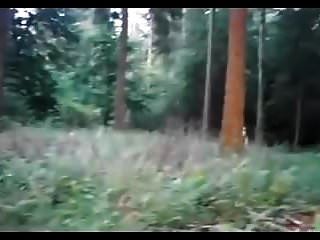 amateur pelirroja babe botella grande follando en el bosque