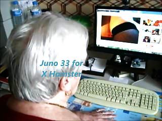 abuelita en su escritorio watcking x